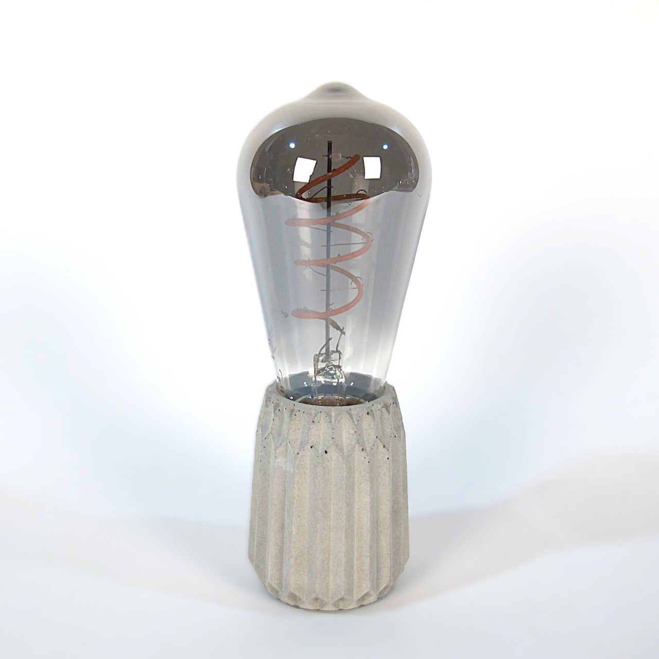 Violet | Tischlampe aus Beton