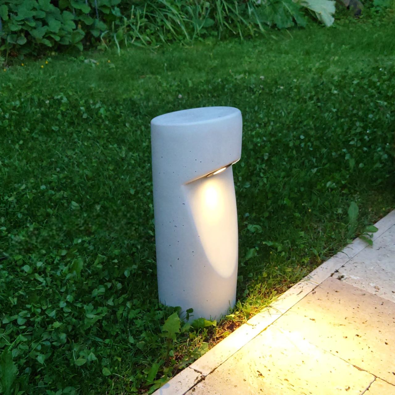 Lucii | Designer Wegeleuchte aus Beton