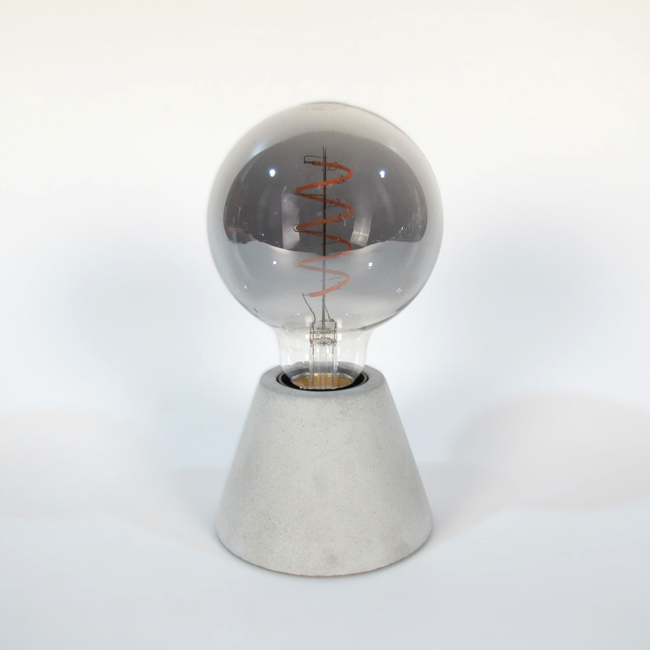 Fanal | Tischlampe aus Beton