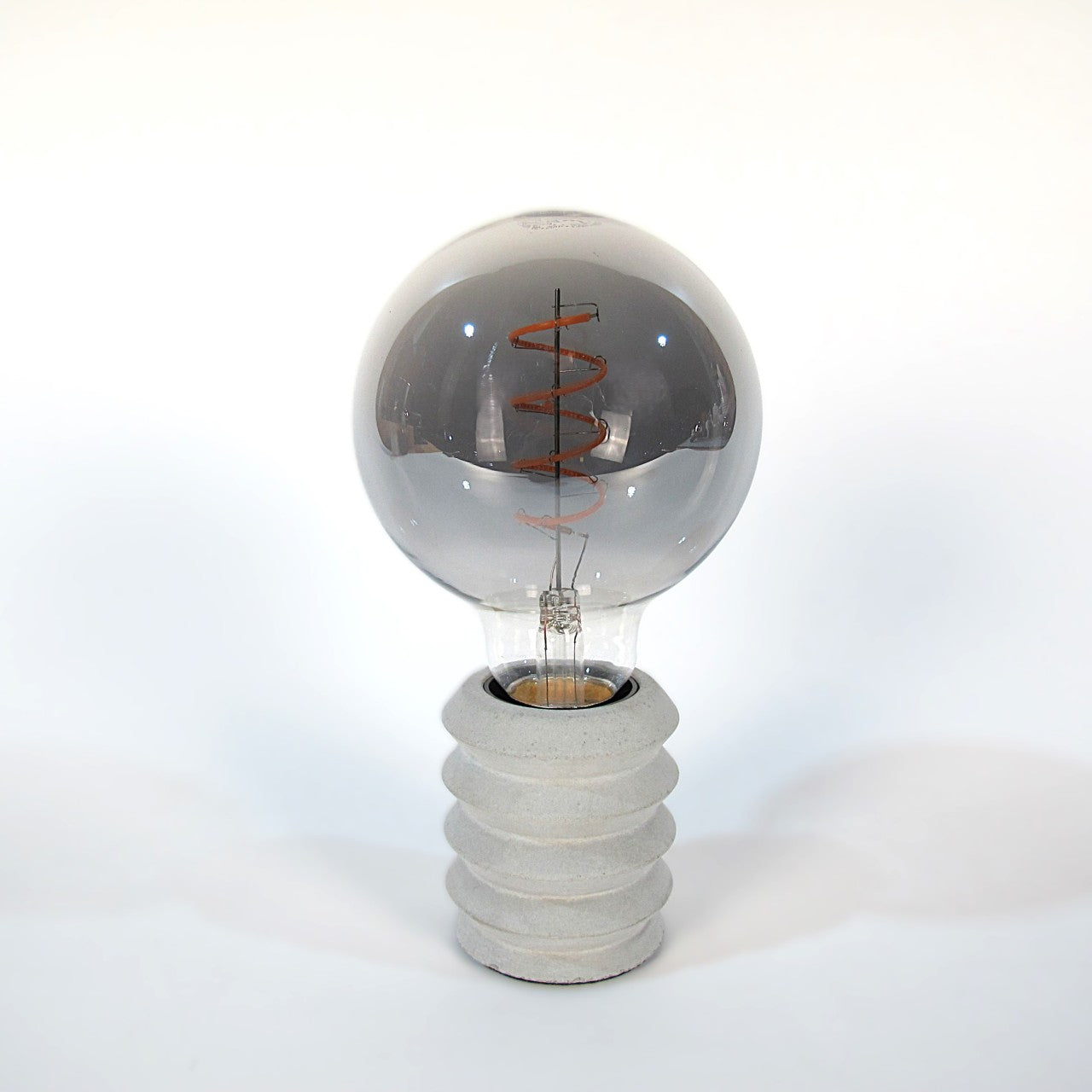 Jiro | Tischlampe aus Beton