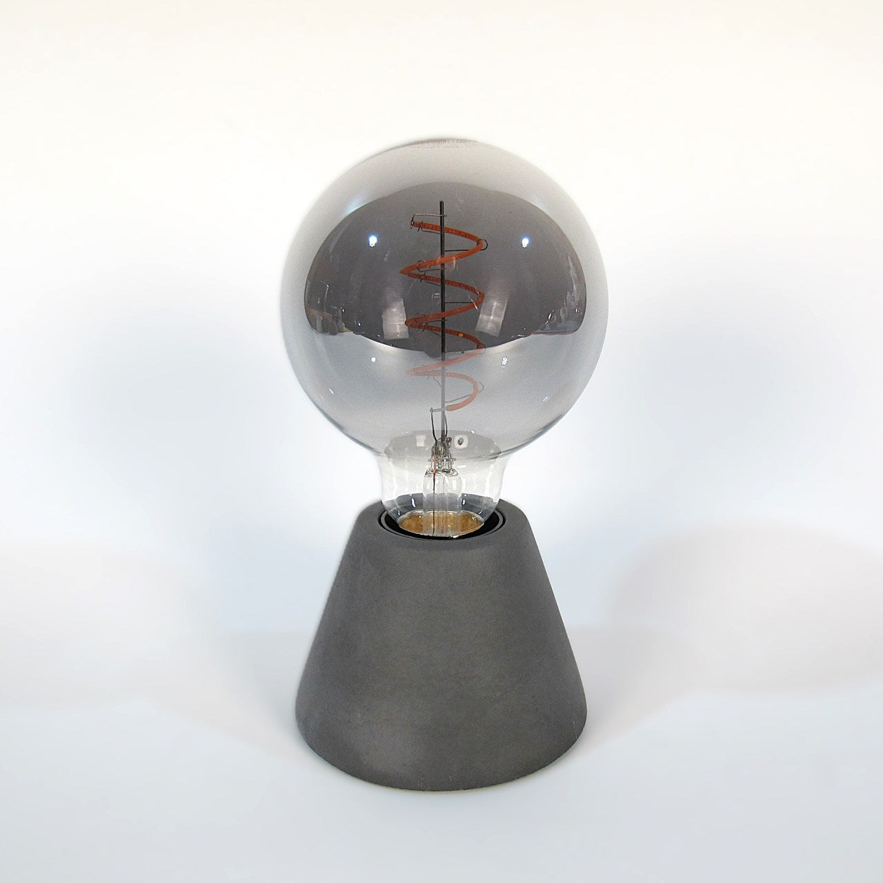 Fanal | Tischlampe aus Beton