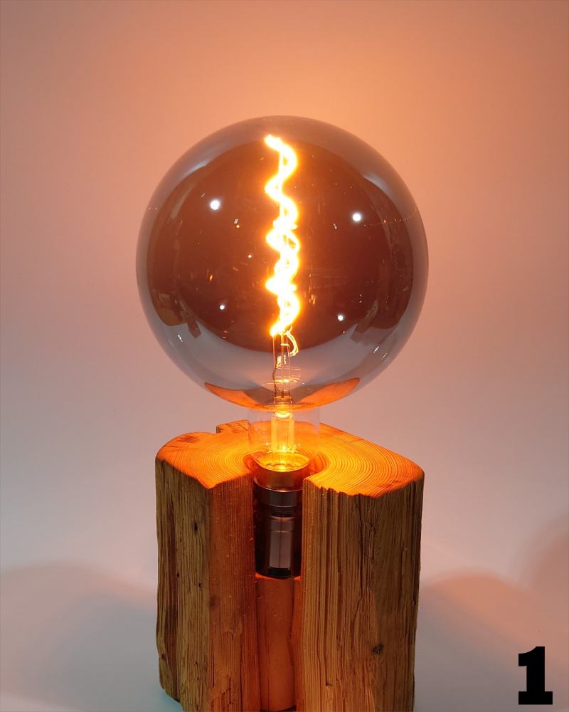 Damba | Table lamp made of pine wood
