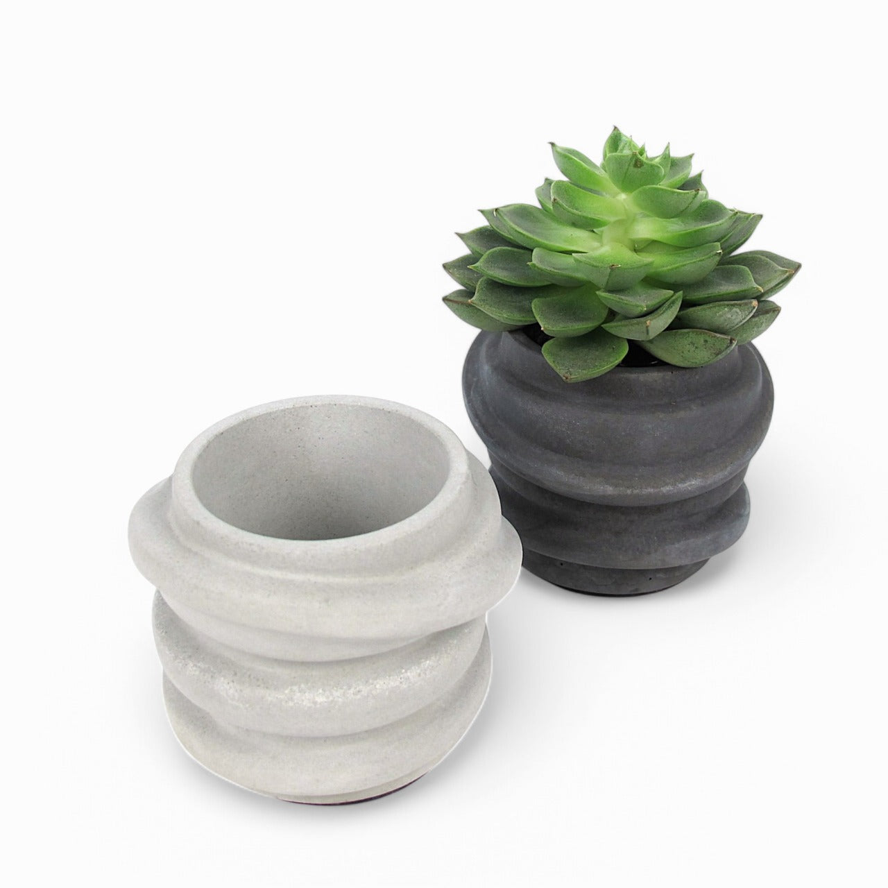 Karuu | Concrete vessel