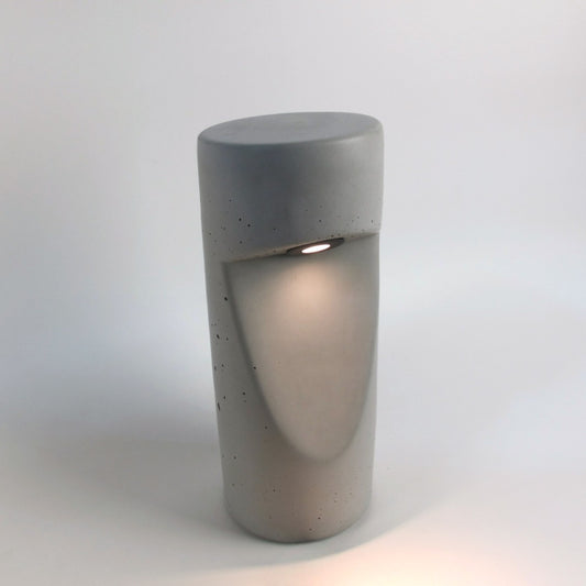 Lucii | Designer Wegeleuchte aus Beton
