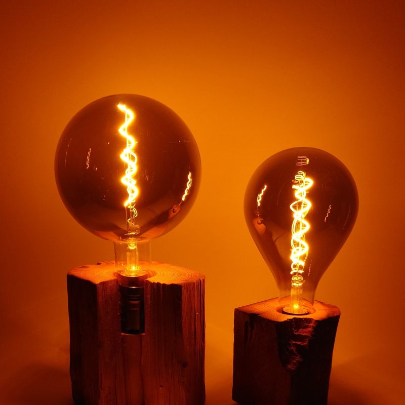 Damba | Table lamp made of pine wood