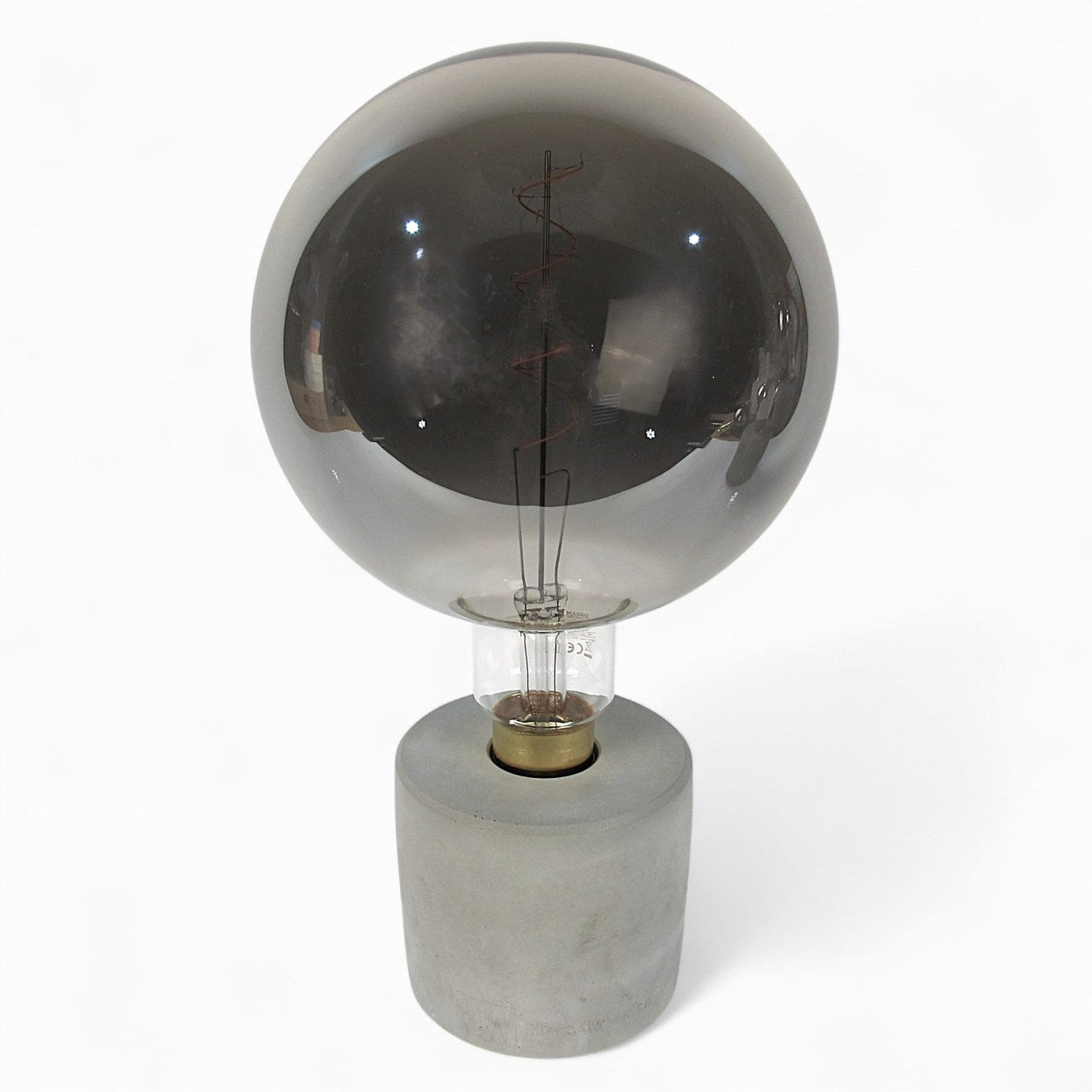 Strokka | Tischlampe aus Beton