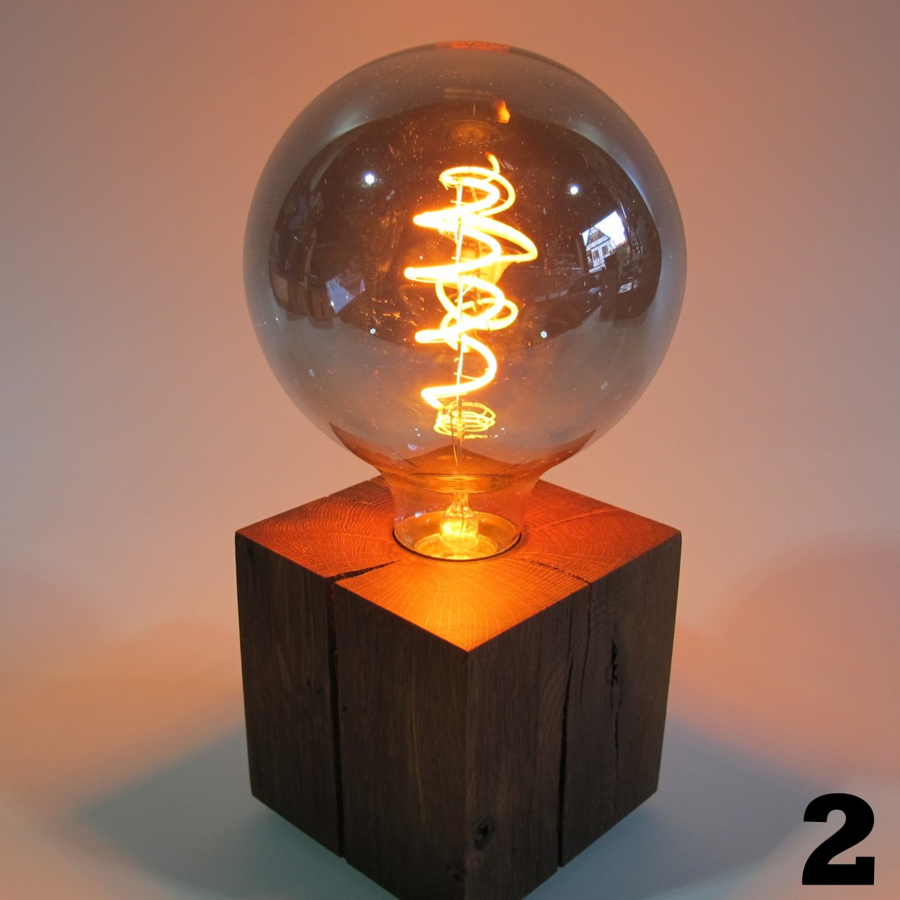 Skumring | Nachttischlampe aus Räuchereiche 10x10cm