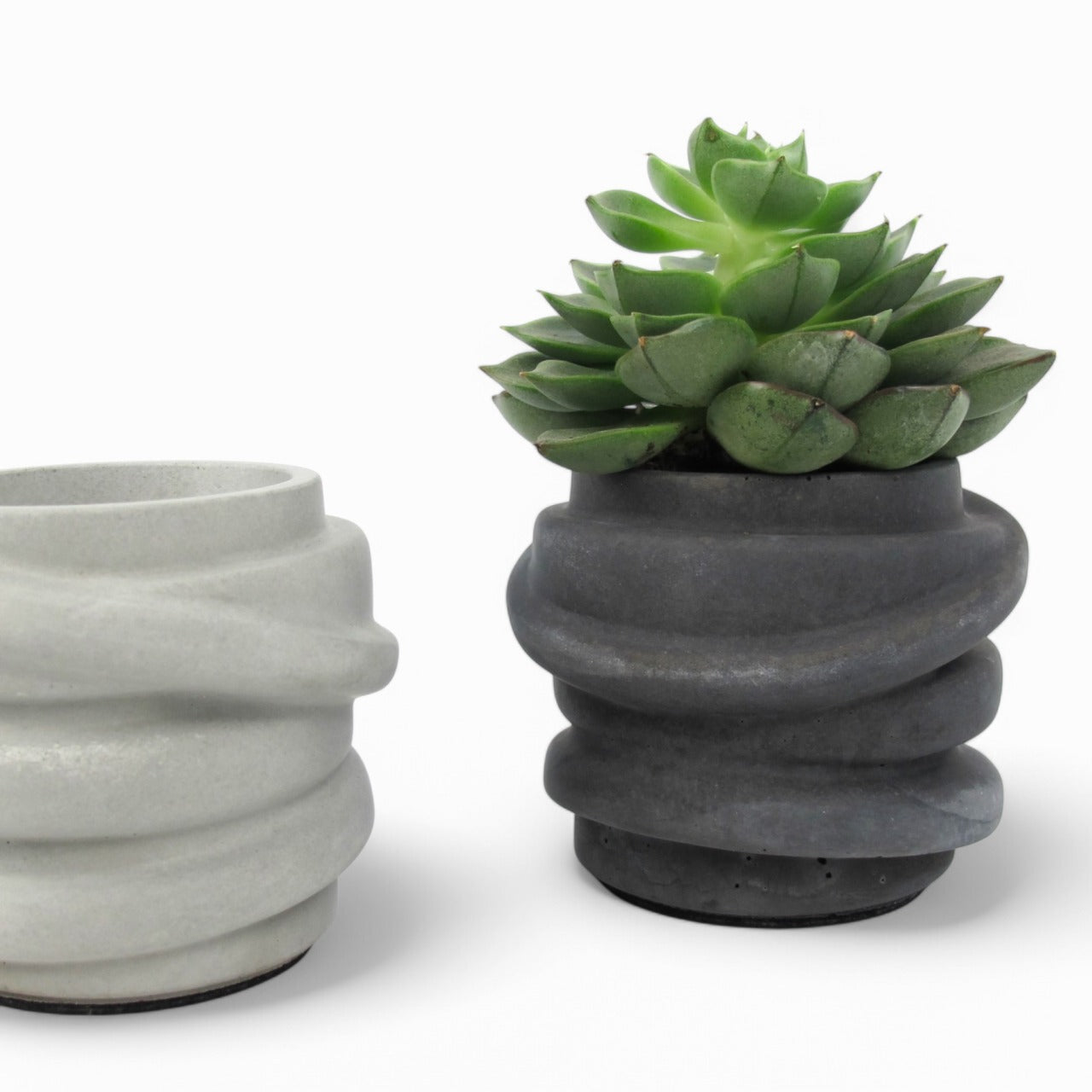 Karuu | Concrete vessel