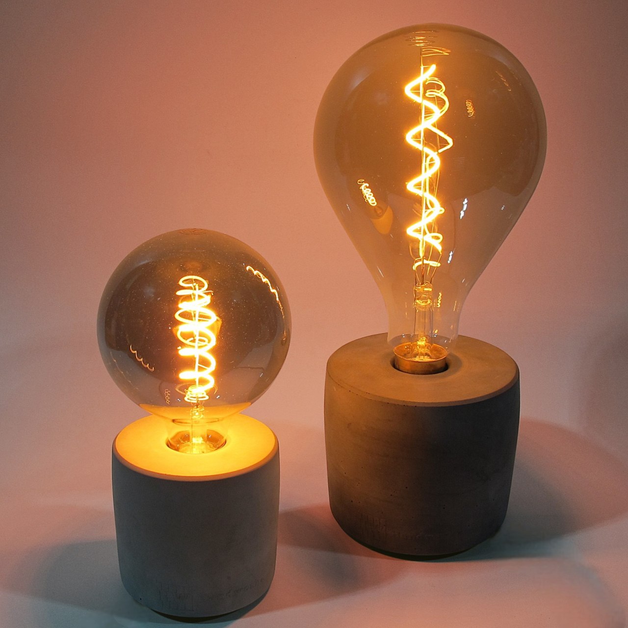 Strokka | Tischlampe aus Beton