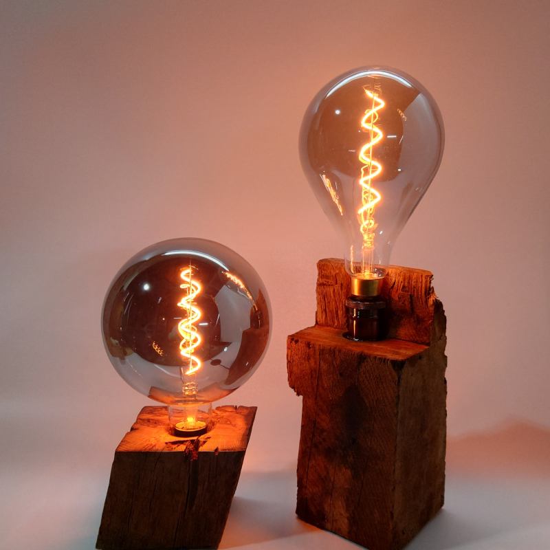 Rökkri | Table lamp made of oak