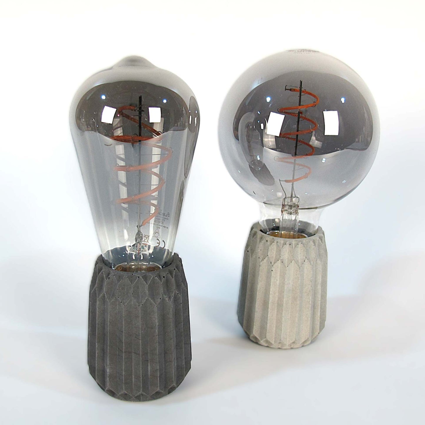 Violet | Tischlampe aus Beton