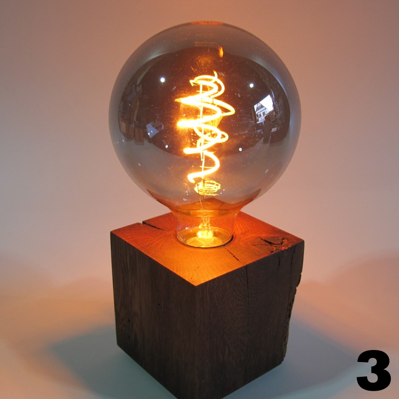 Skumring | Nachttischlampe aus Räuchereiche 10x10cm