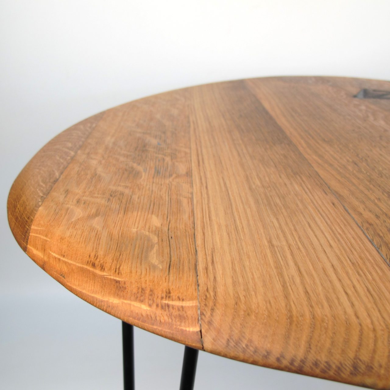 Couchtisch aus altem Whiskyfassdeckel Ø=66cm "Z"