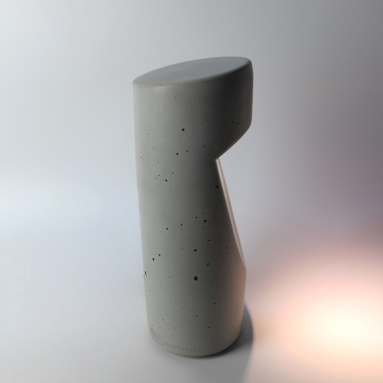 Lucii | Designer Wegeleuchte aus Beton