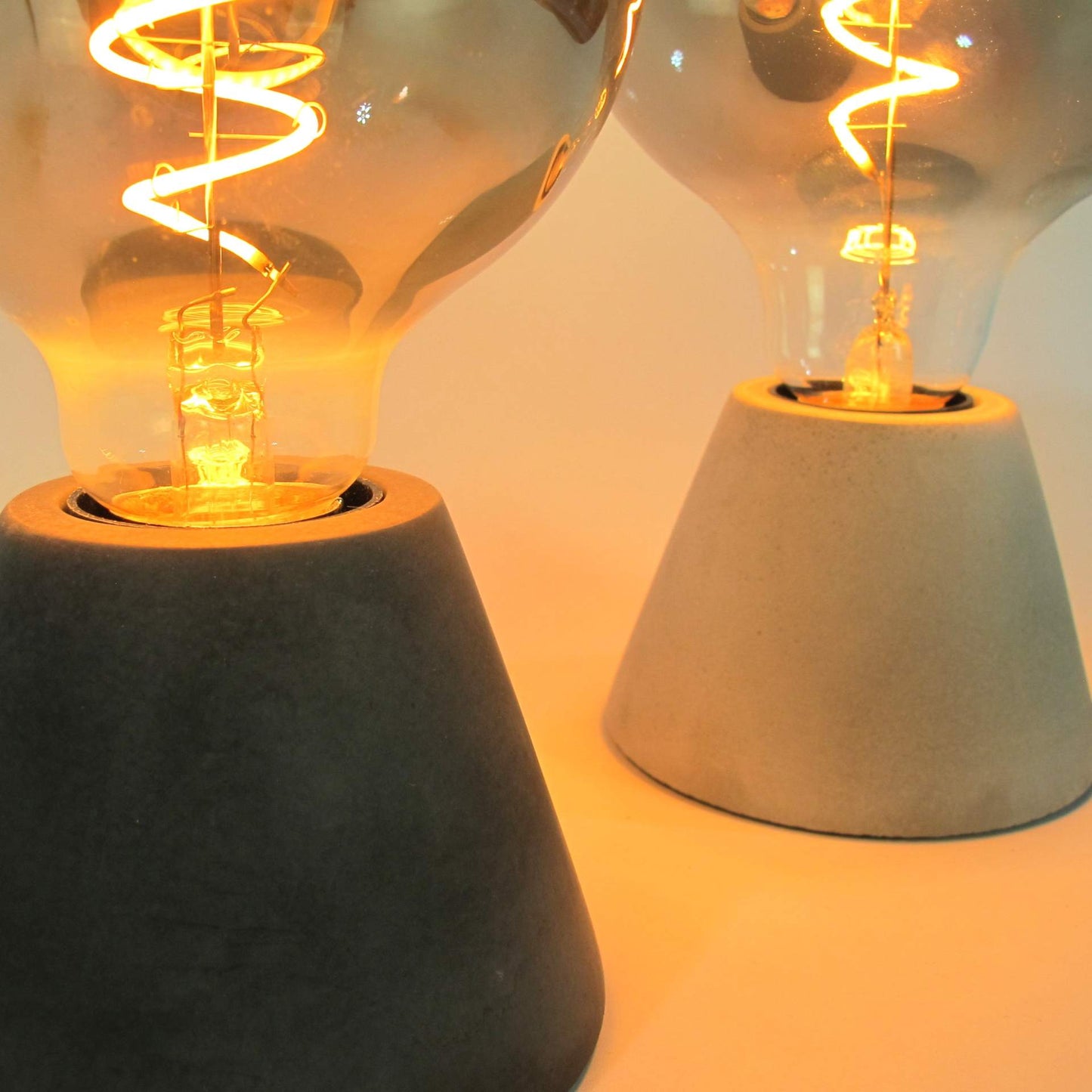 Fanal | Tischlampe aus Beton