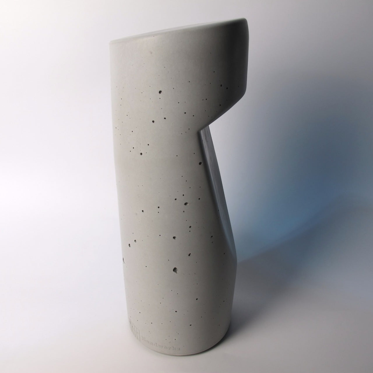 Lucii | Designer Wegeleuchte aus Beton