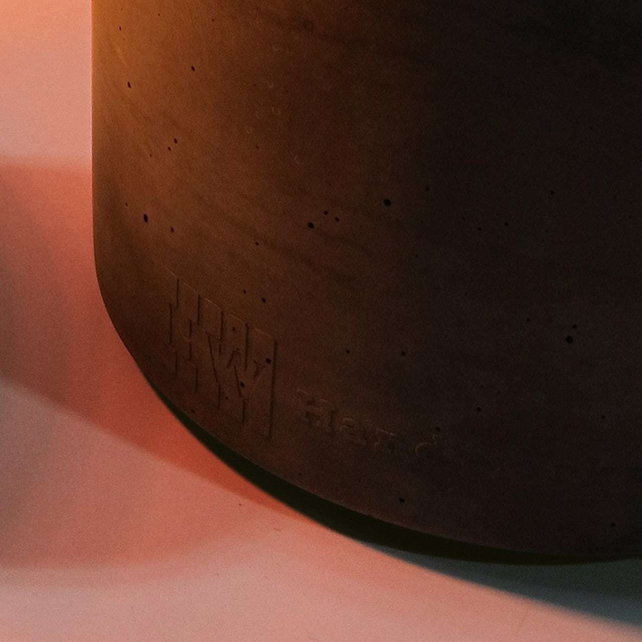 Strokka | Tischlampe aus Beton