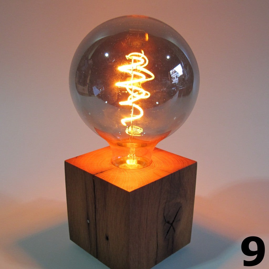 Skumring | Nachttischlampe aus Eichenholz 10x10cm