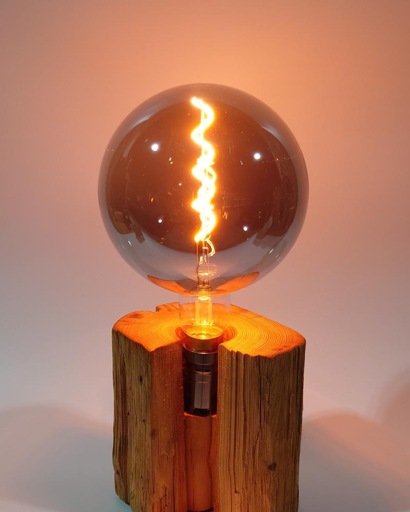 Damba | Table lamp made of pine wood