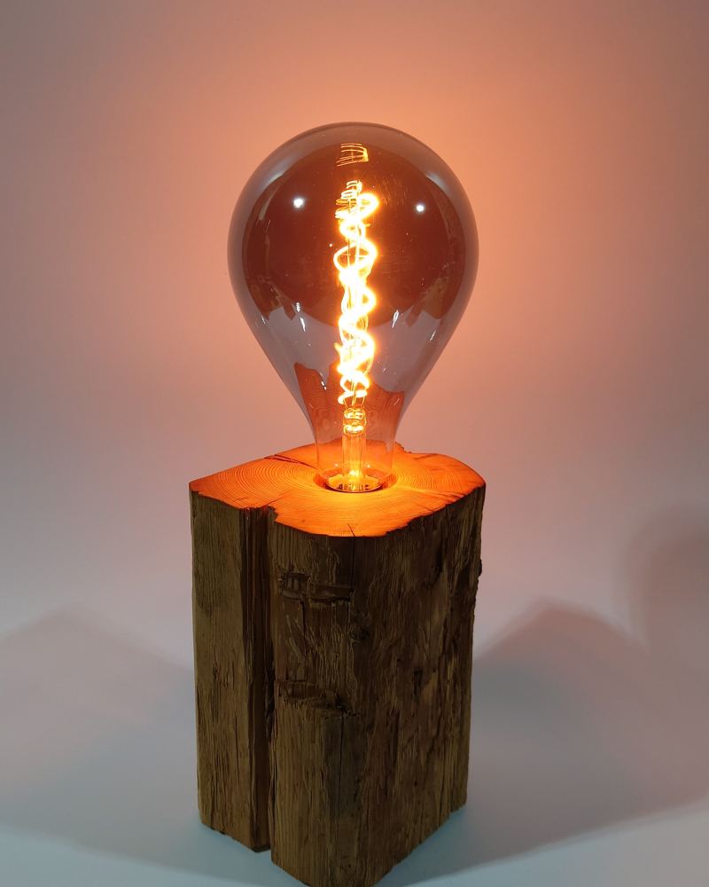Damba | Table lamp made of pine wood
