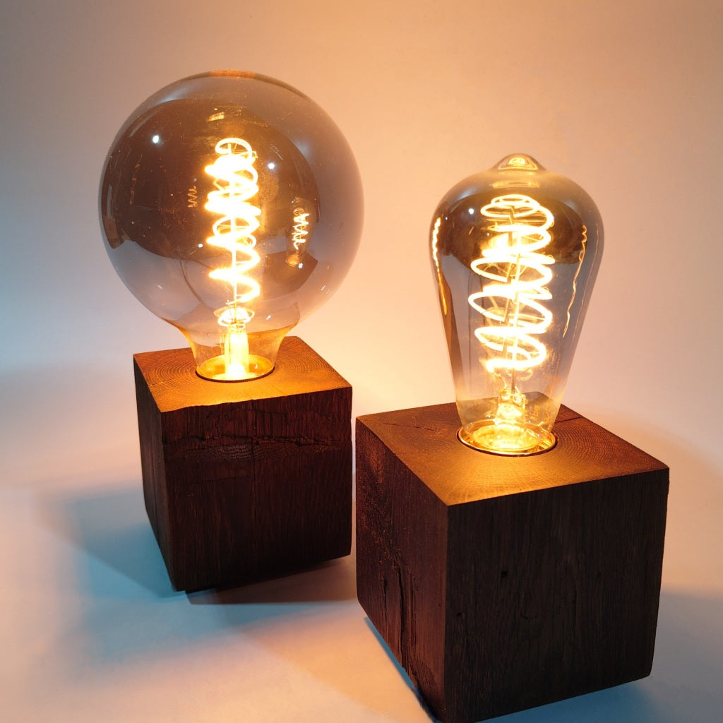 Skumring | Tischlampe aus Räuchereiche 9x9cm