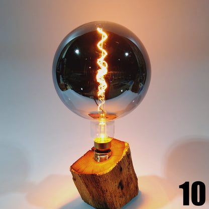 Rökkri | Tischleuchte aus Eichenholz