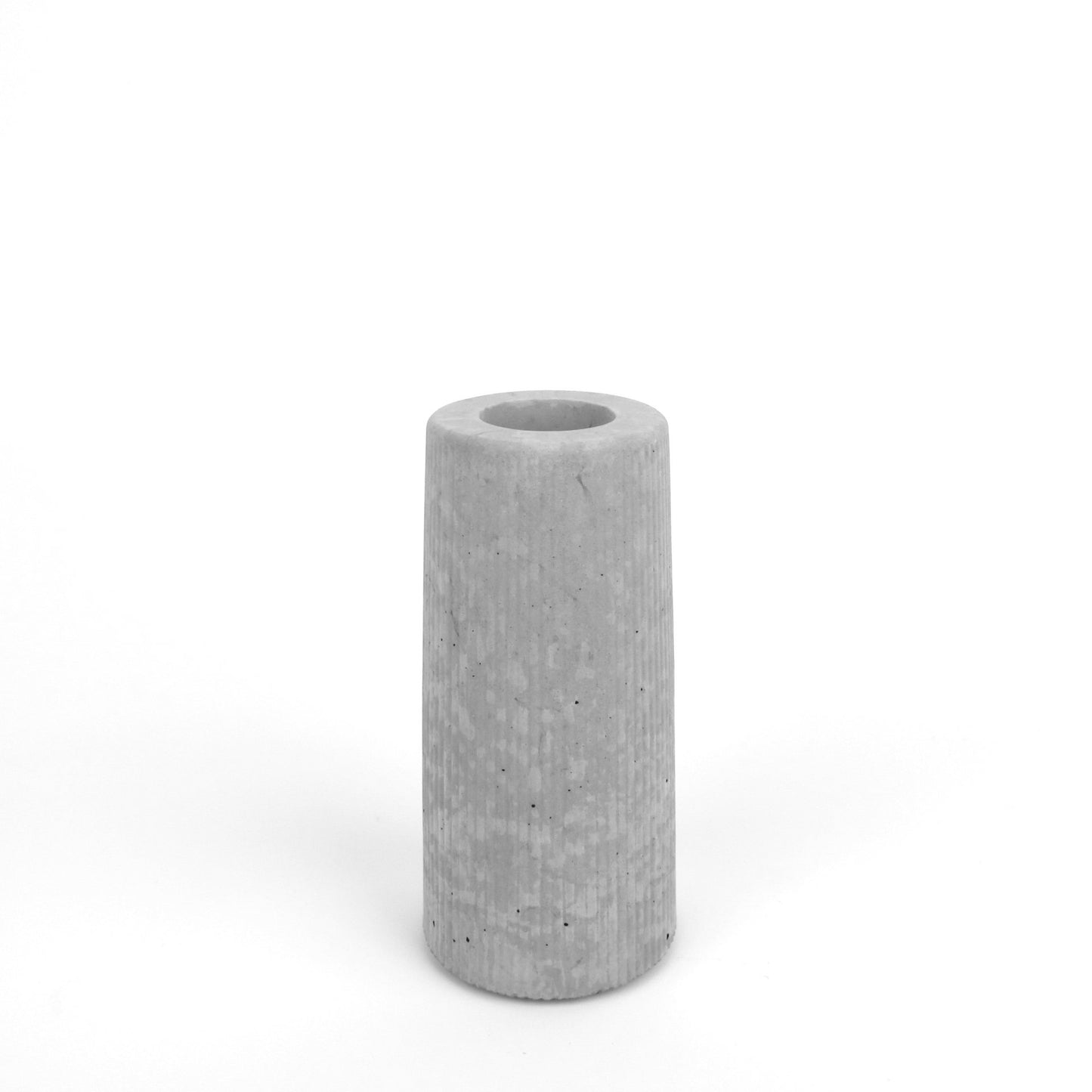 Vase konisch aus Beton