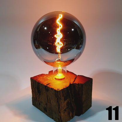 Rökkri | Tischleuchte aus Eichenholz