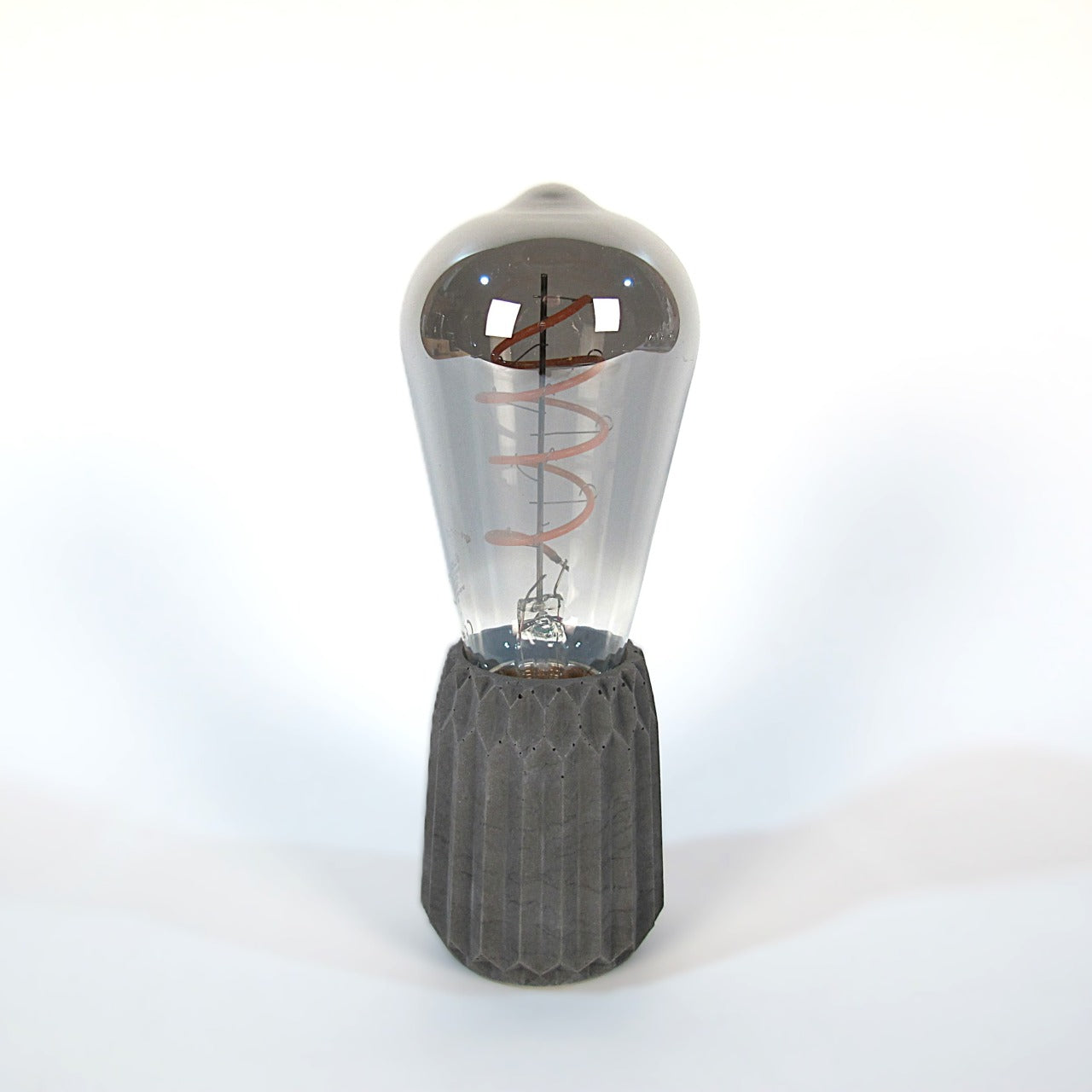 Violet | Concrete table lamp