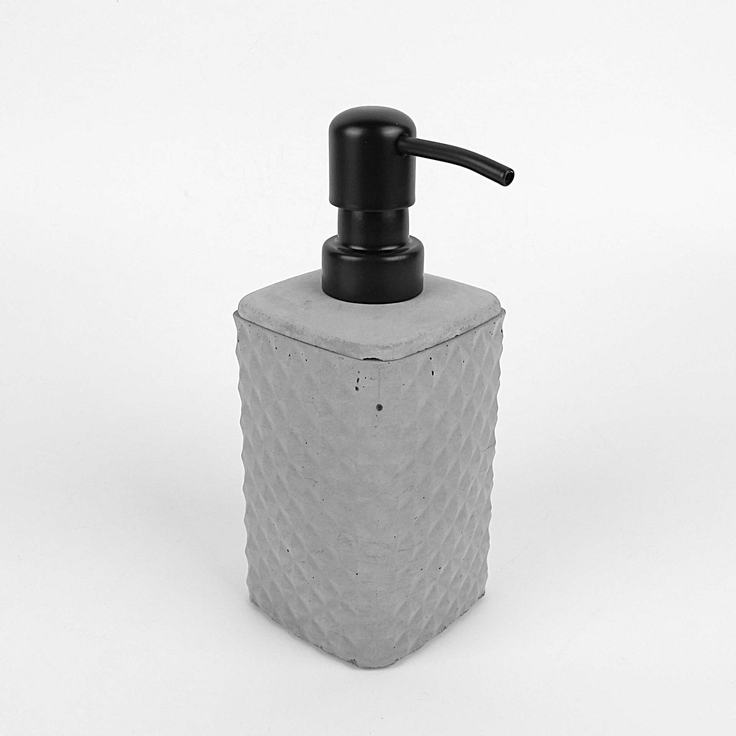 Saipuu | Concrete soap dispenser