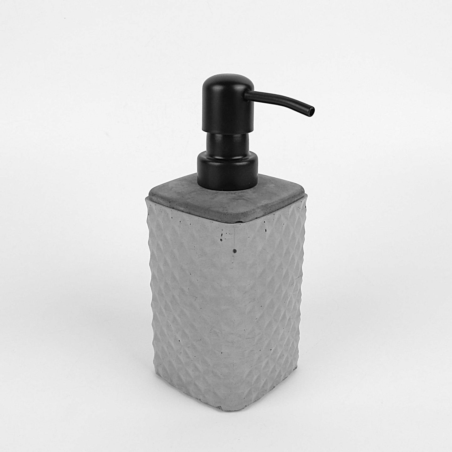 Saipuu | Concrete soap dispenser