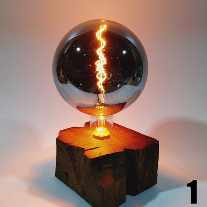 Rökkri | Tischleuchte aus Eichenholz