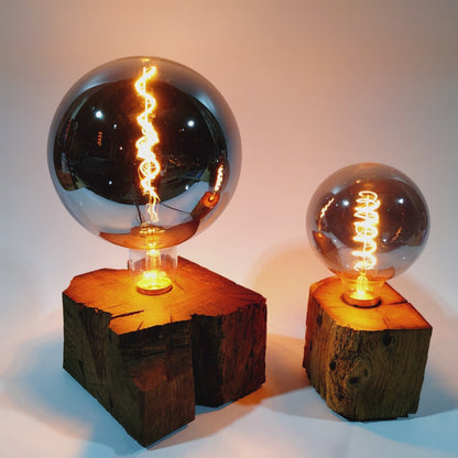 Rökkri | Tischleuchte aus Eichenholz