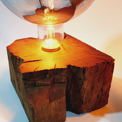 Rökkri | Tischleuchte aus Eichenholz