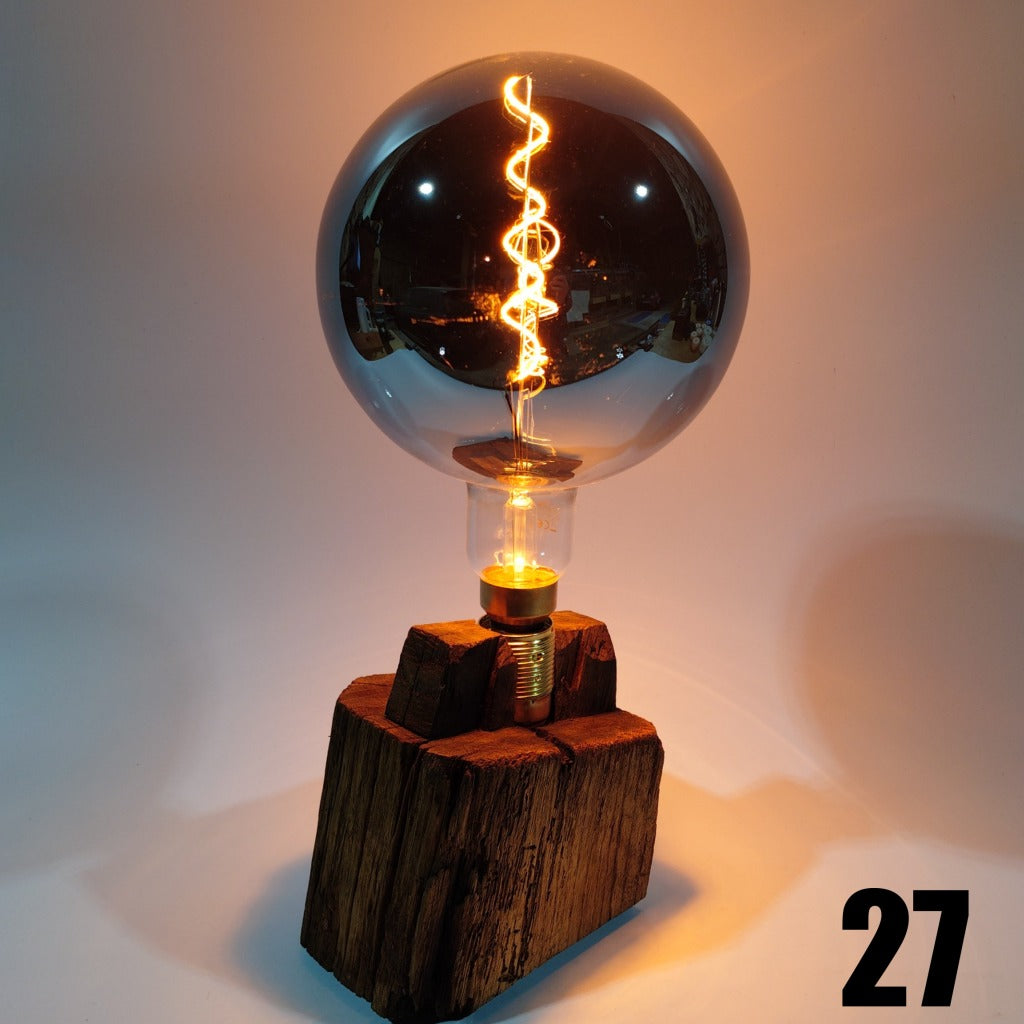 Rökkri | Tischleuchte aus Eichenholz