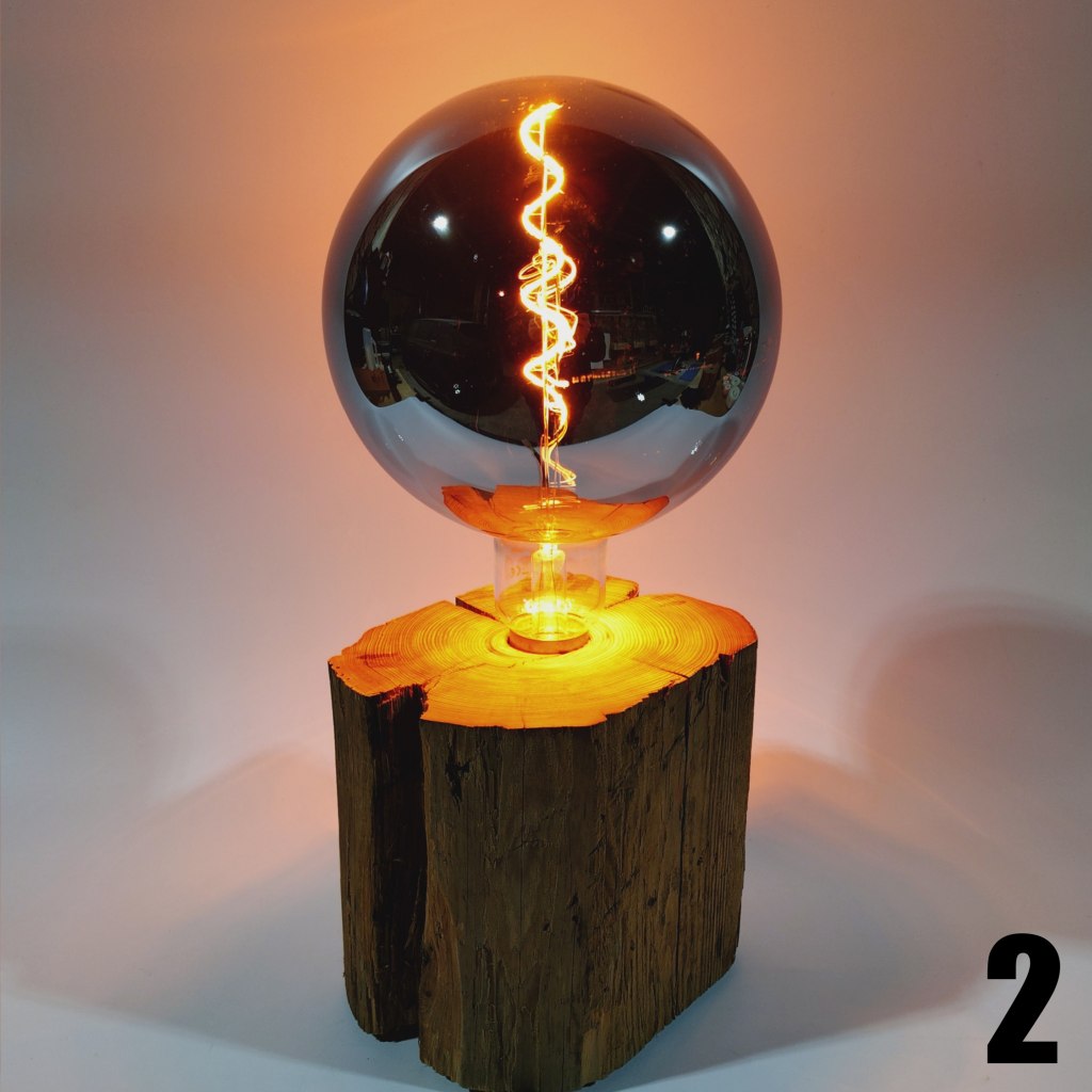 Damba | Table lamp made of pine wood
