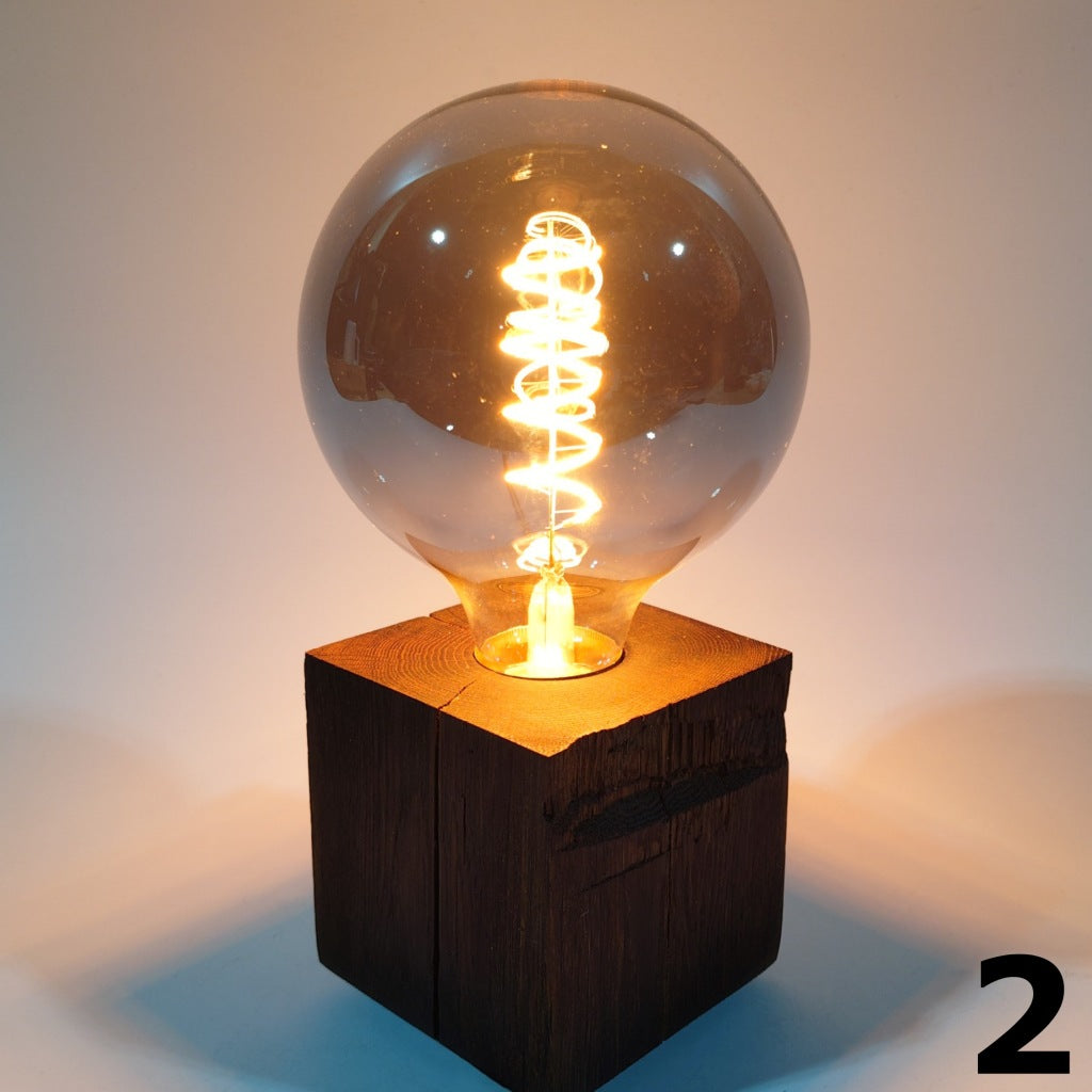 Skumring | Tischlampe aus Räuchereiche 9x9cm