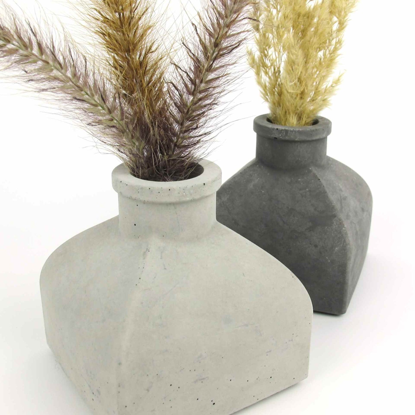 Vase viereckig aus Beton