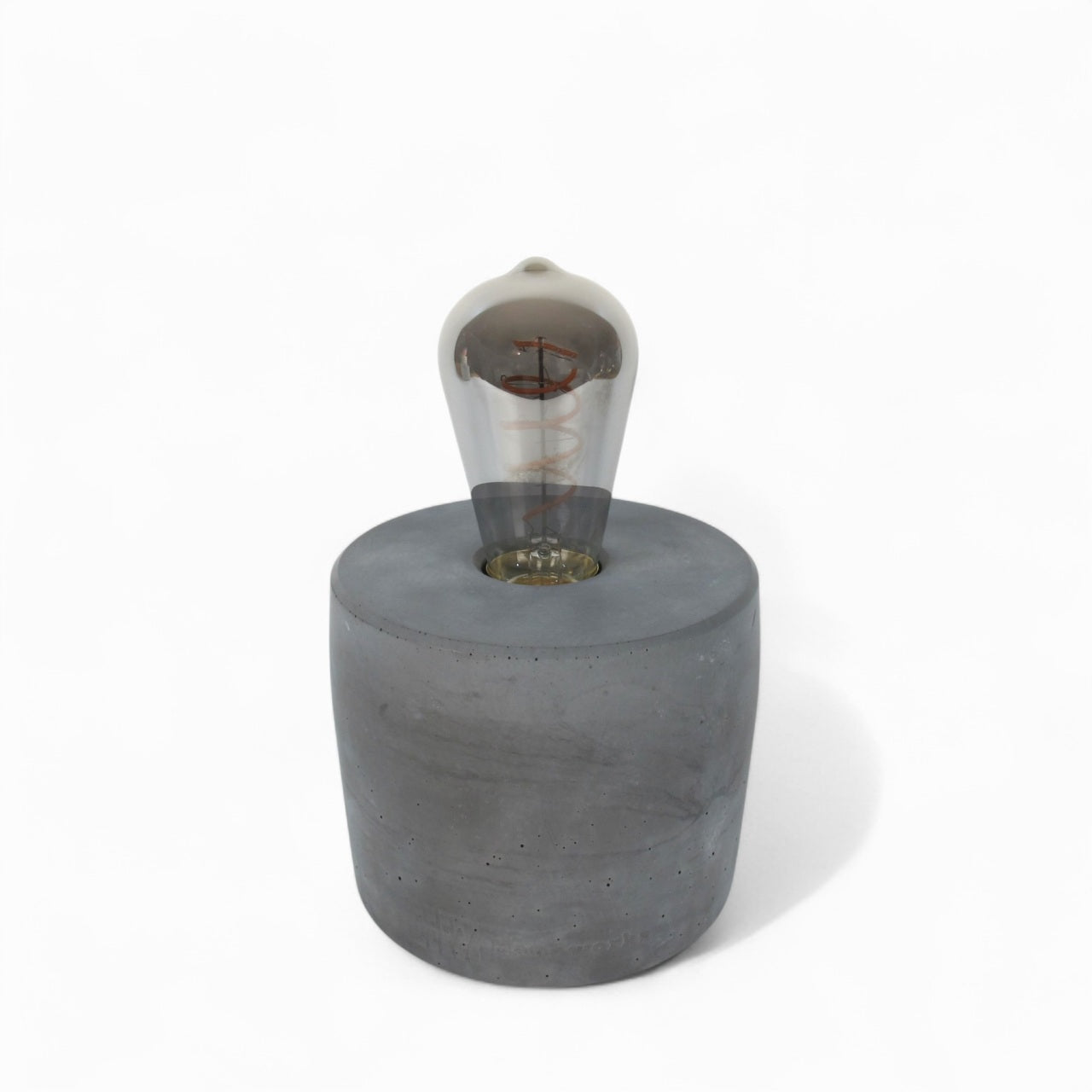 Strokka | Tischlampe Ø=14cm aus Beton