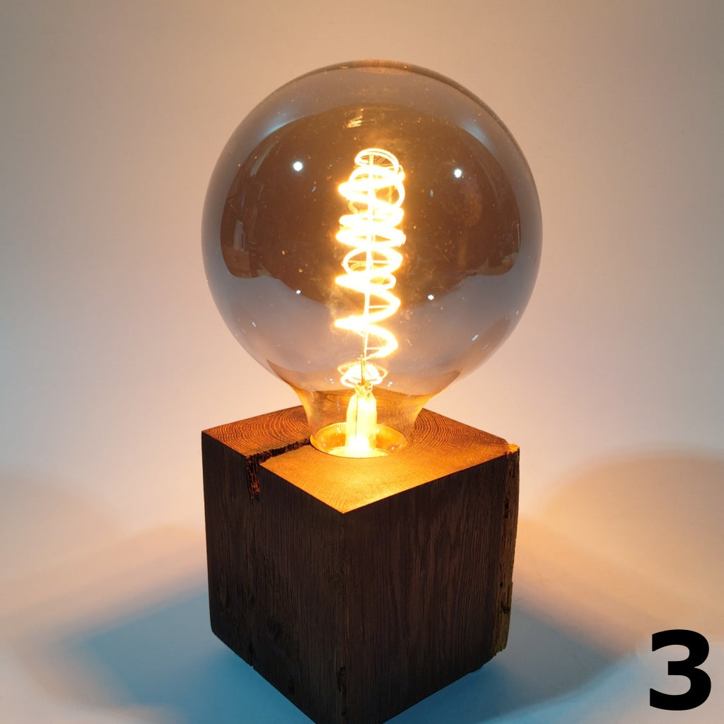 Skumring | Tischlampe aus Räuchereiche 9x9cm