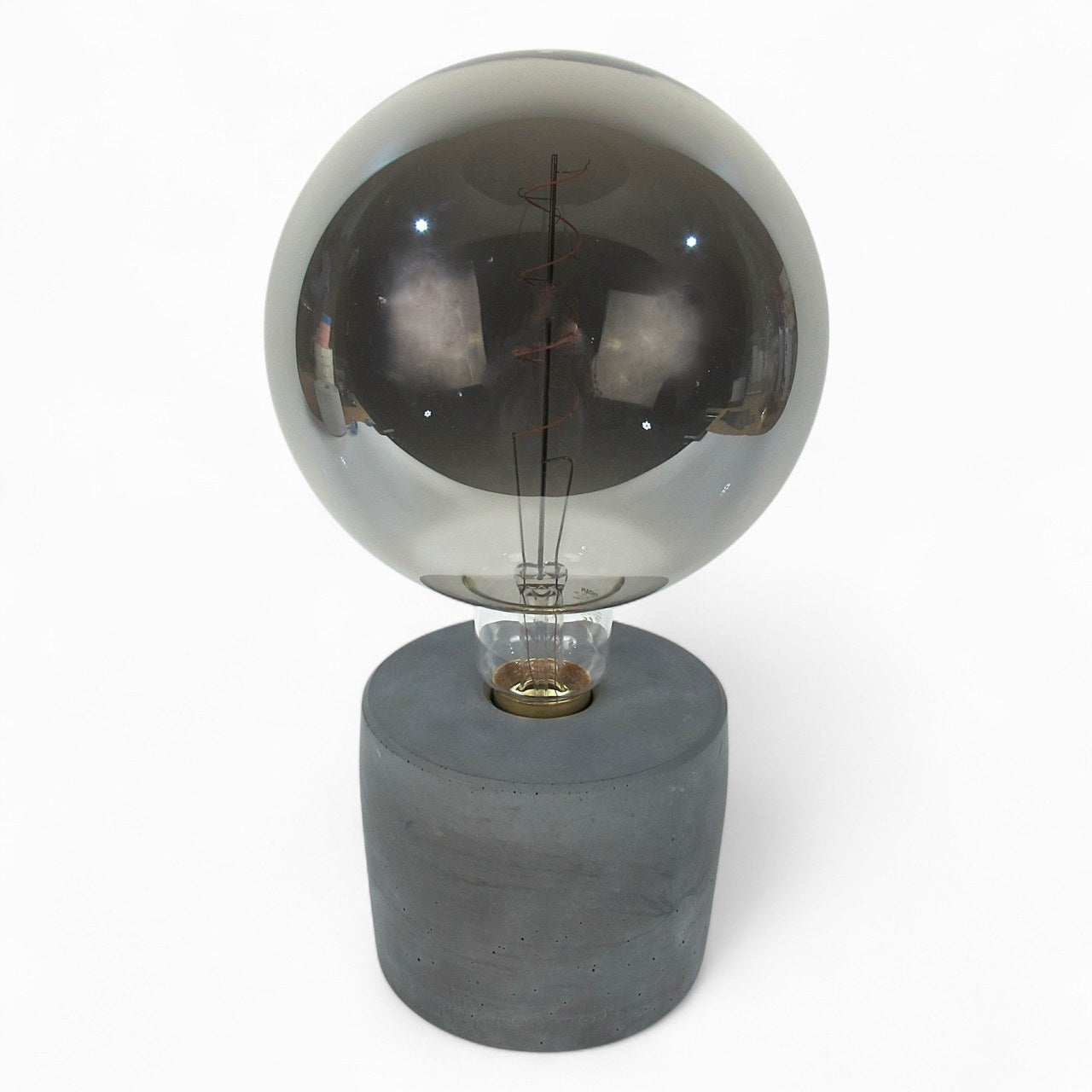 Strokka | Tischlampe Ø=14cm aus Beton