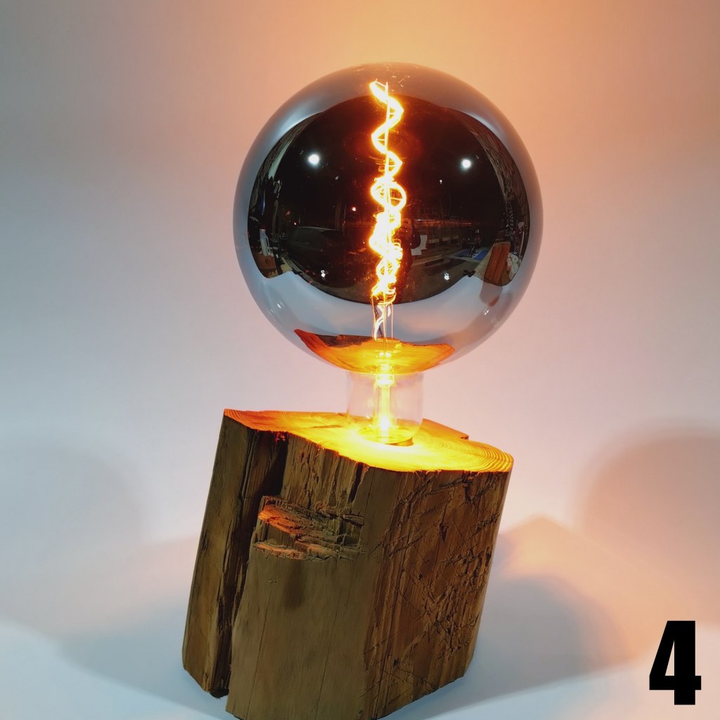 Damba | Table lamp made of pine wood