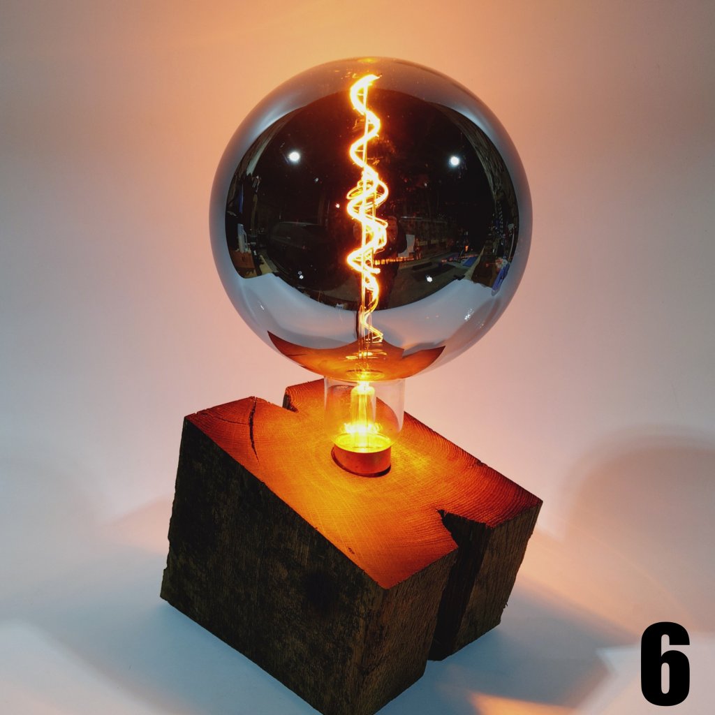 Rökkri | Tischleuchte aus Eichenholz