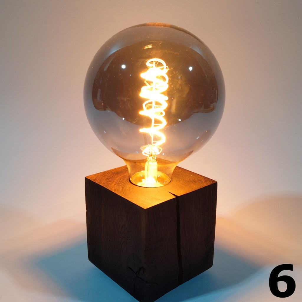 Skumring | Tischlampe aus Räuchereiche 9x9cm