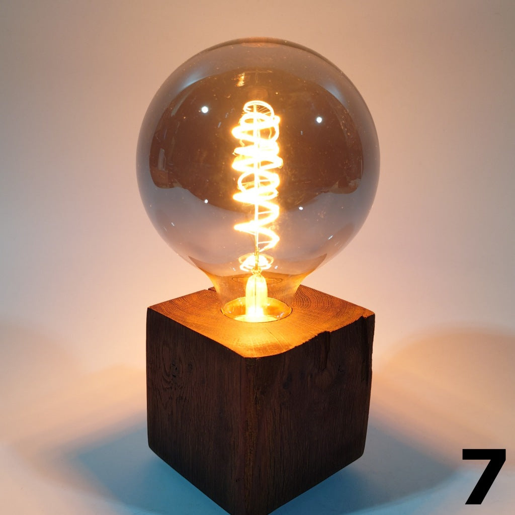 Skumring | Tischlampe aus Räuchereiche 9x9cm