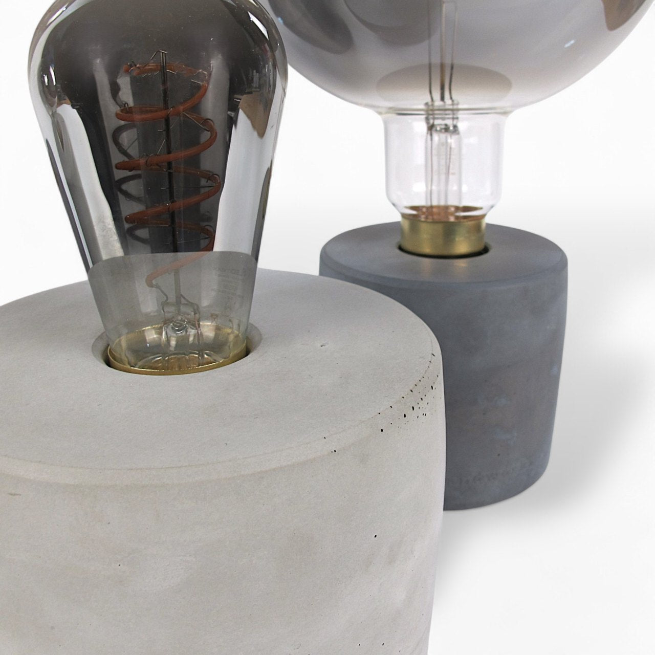 Strokka | Tischlampe Ø=14cm aus Beton